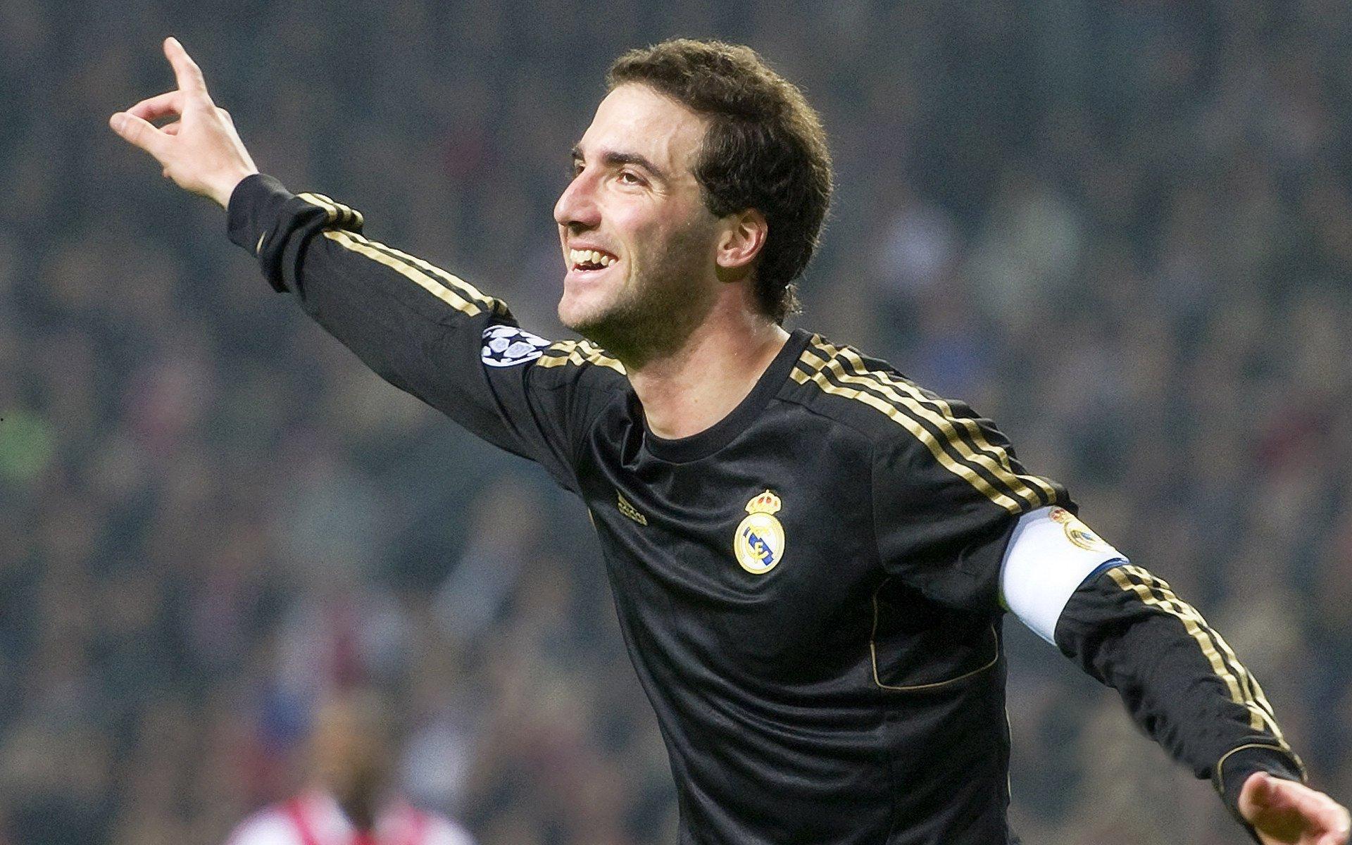 欧文直言曼联引援方向存疑，齐尔克泽风格不符红魔传统