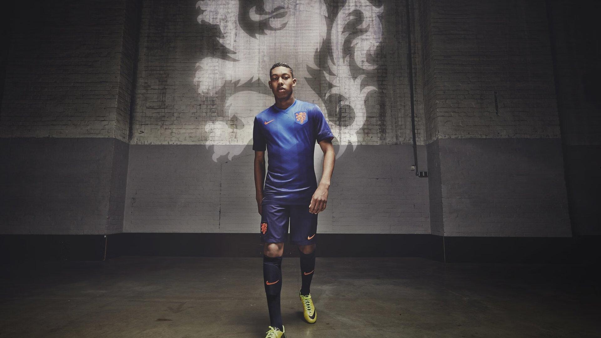 亚足联确认三大主力无停赛风险 中日决战前国足最强阵就位